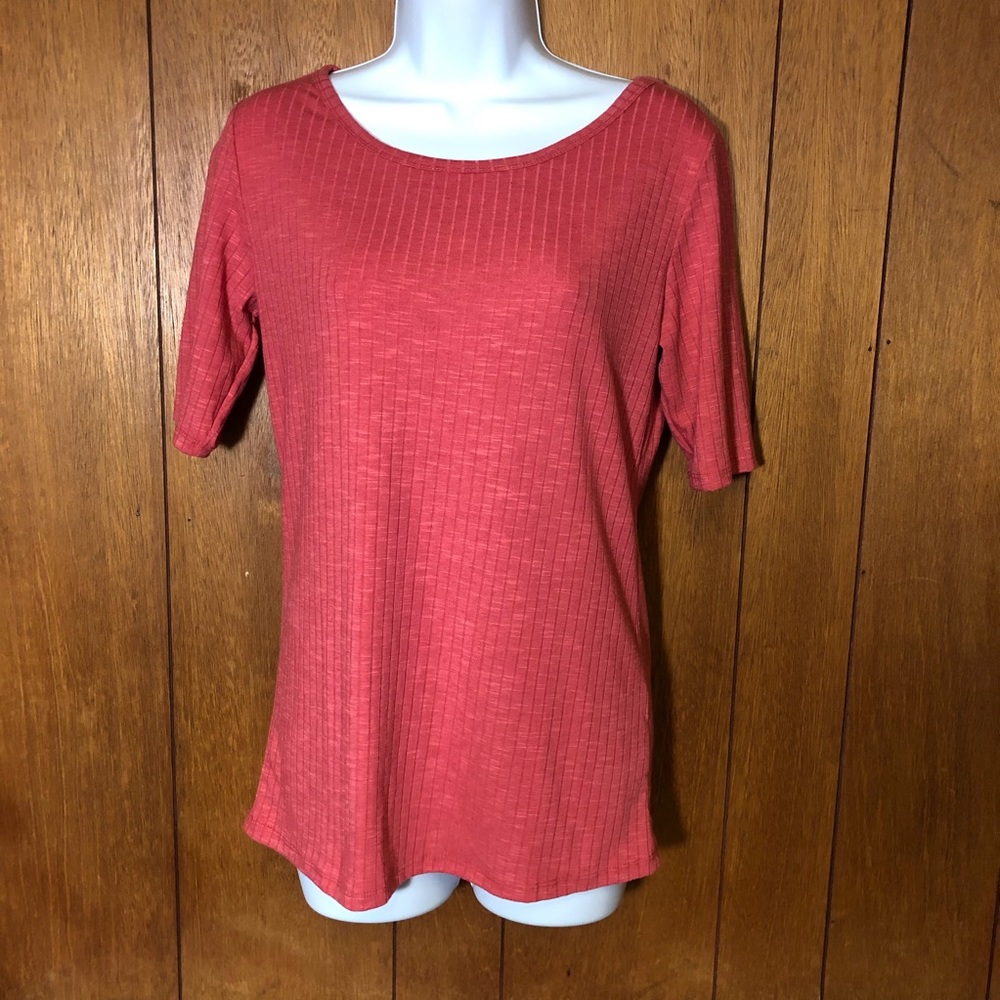 LuLaRoe ribbed coral Classic tee Small NWOT